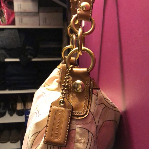 COACH Pastel Crescent Shape Purse w Leather Handle - Picture 4 of 8